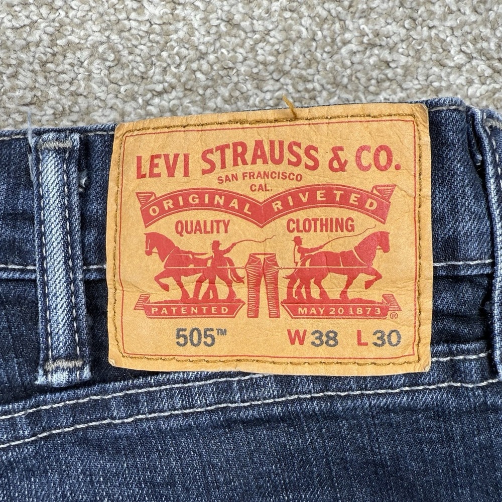 Levi's 505 Jeans Men's Size 38x30 Straight Leg Medium Wash Blue Denim - Picture 12 of 15